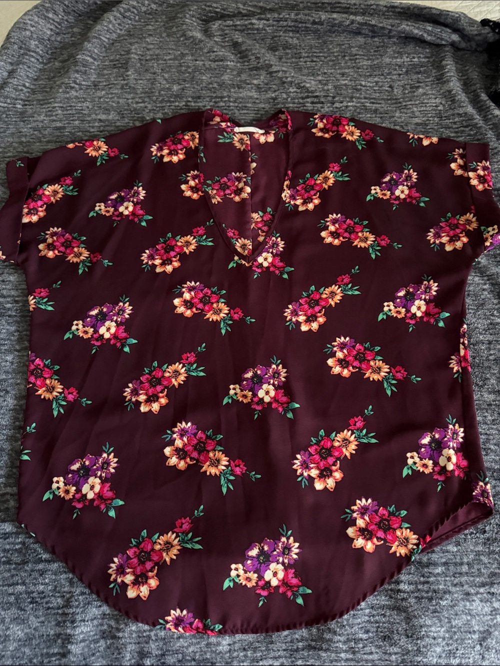 Women's Floral V-Neck Top in dark maroon